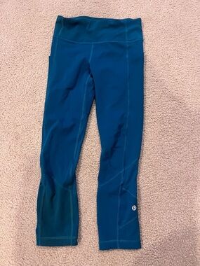 Lululemon Teal Cropped Athletic Leggings size 2 women’s